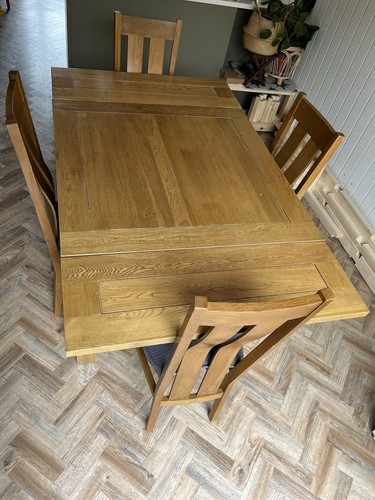 Solid oak dining table - oak,